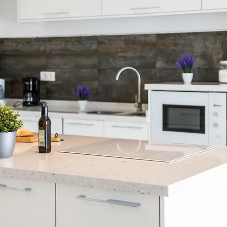 וילה Shasya With Air Conditioning אדחה