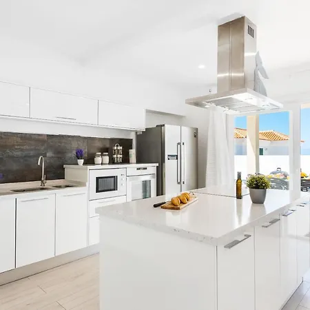 וילה Shasya With Air Conditioning אדחה