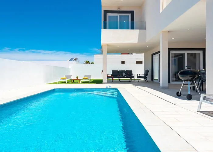 Shasya With Air Conditioning Villa *