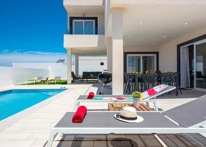 Shasya With Air Conditioning Villa